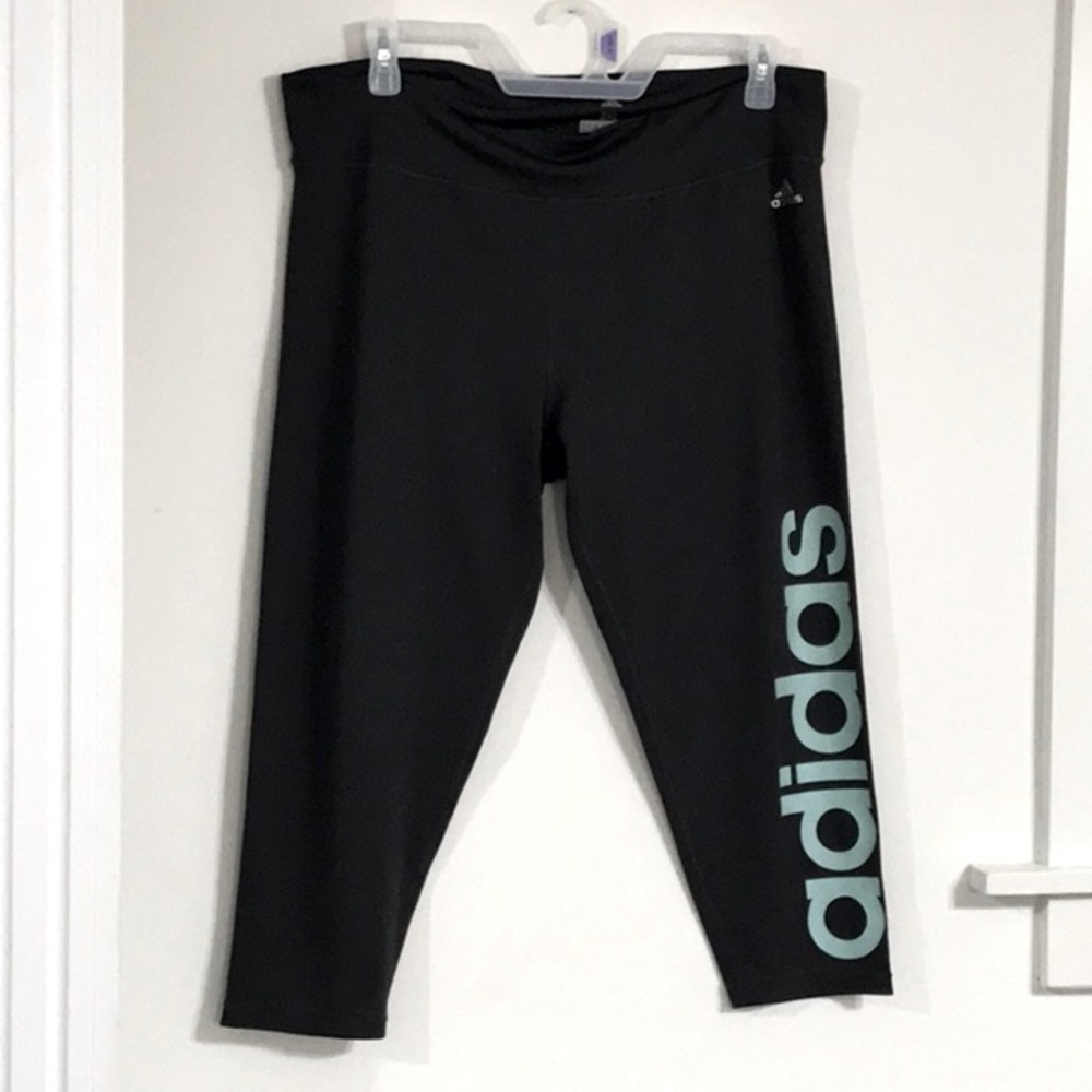 Adidas women's 2xL lycra capri pants